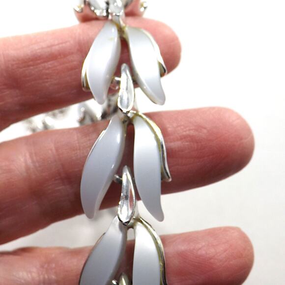 Vintage Frosted Lucite Light Blue Choker Necklace, 1950s, 16" - Picture 6 of 10